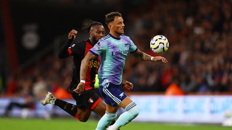 Arsenal's Ben White in action with AFC Bournemouth's Antoine Semenyo - Photo Credit : Reuters