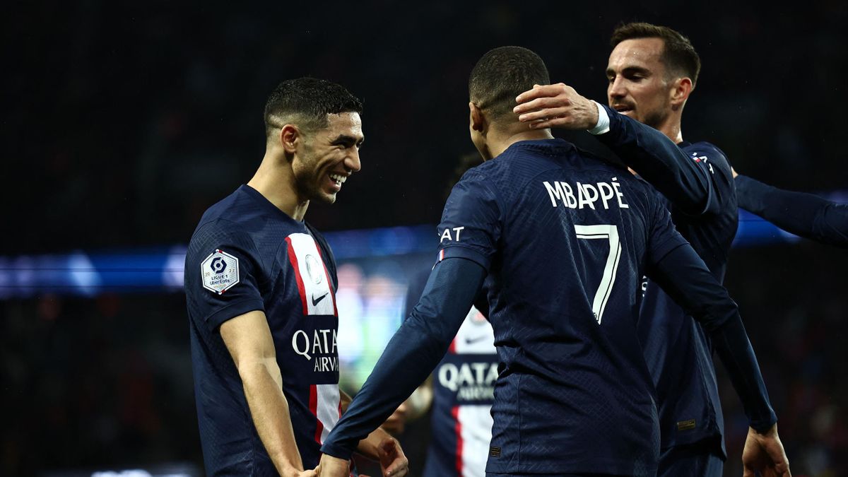 Paris Saint-Germain players rejoicing