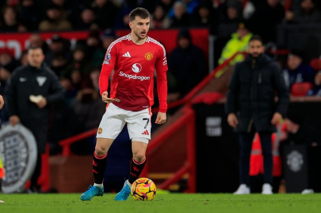 Sagna Urges Man United to Sell Mount and Garnacho, as Cunha Deal Nears