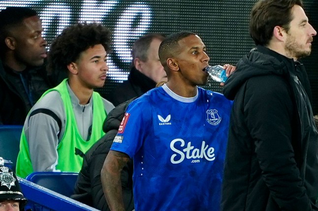 Ashley Young and Son Miss FA Cup History as Drama Unfolds 2 SEI 235489093 ea24
