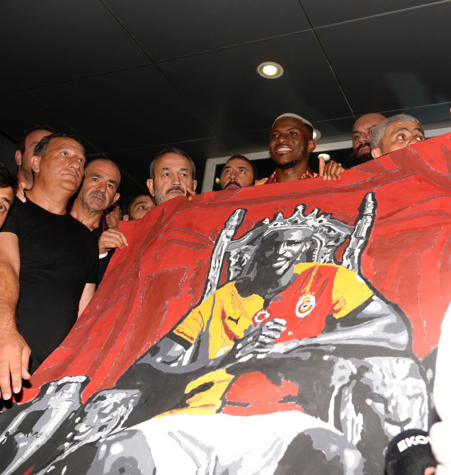 "Second coming" - Osimhen greeted by large crowd as he returns to Istanbul for new Galatasaray deal 23 20250731 091223