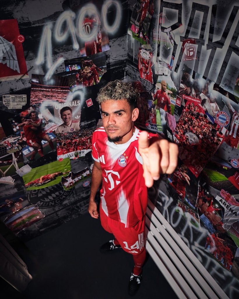 Video: Bayern Munich unveil Luis Diaz in style after signing 4 year deal 23 Luis Diaz