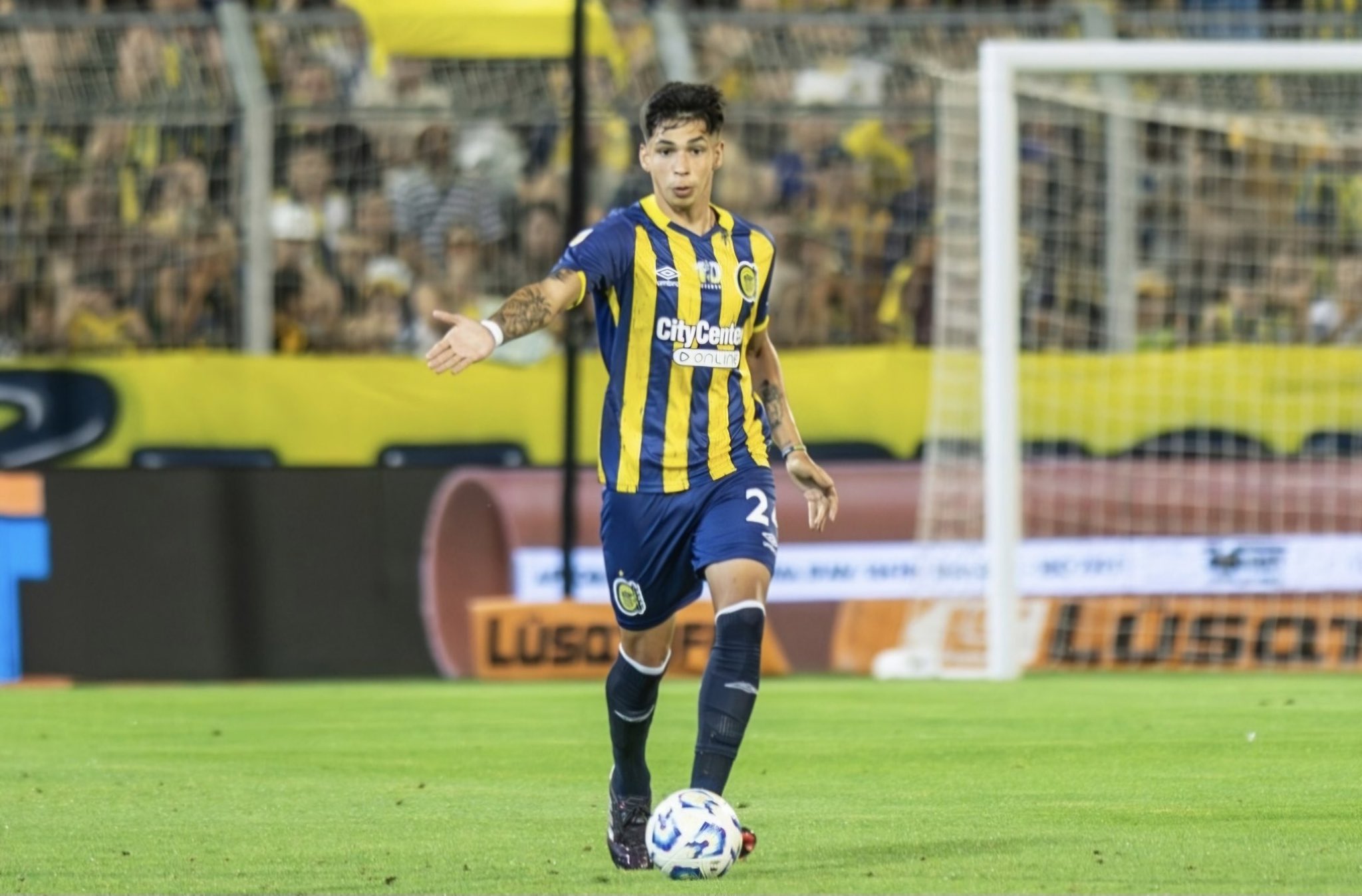 Borussia Dortmund in advanced talks to sign Arsenal target Juan Gimenez 23 Juan Gimenez (Credit: Getty Images)