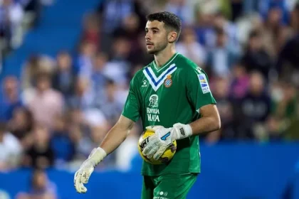 Barcelona registers Joan Garcia with La Liga