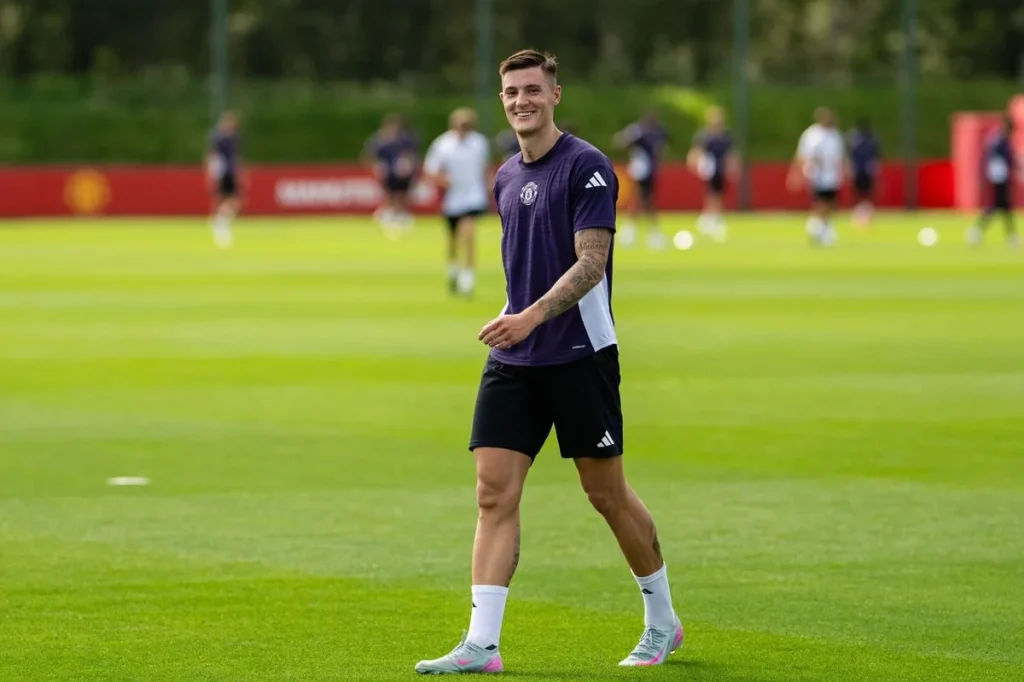 Benjamin Sesko in training (Photo Credit: United's Media)