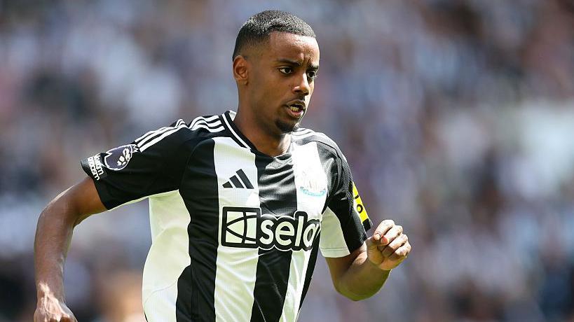 Alexander Isak out of Newcastle squad for Aston Villa clash