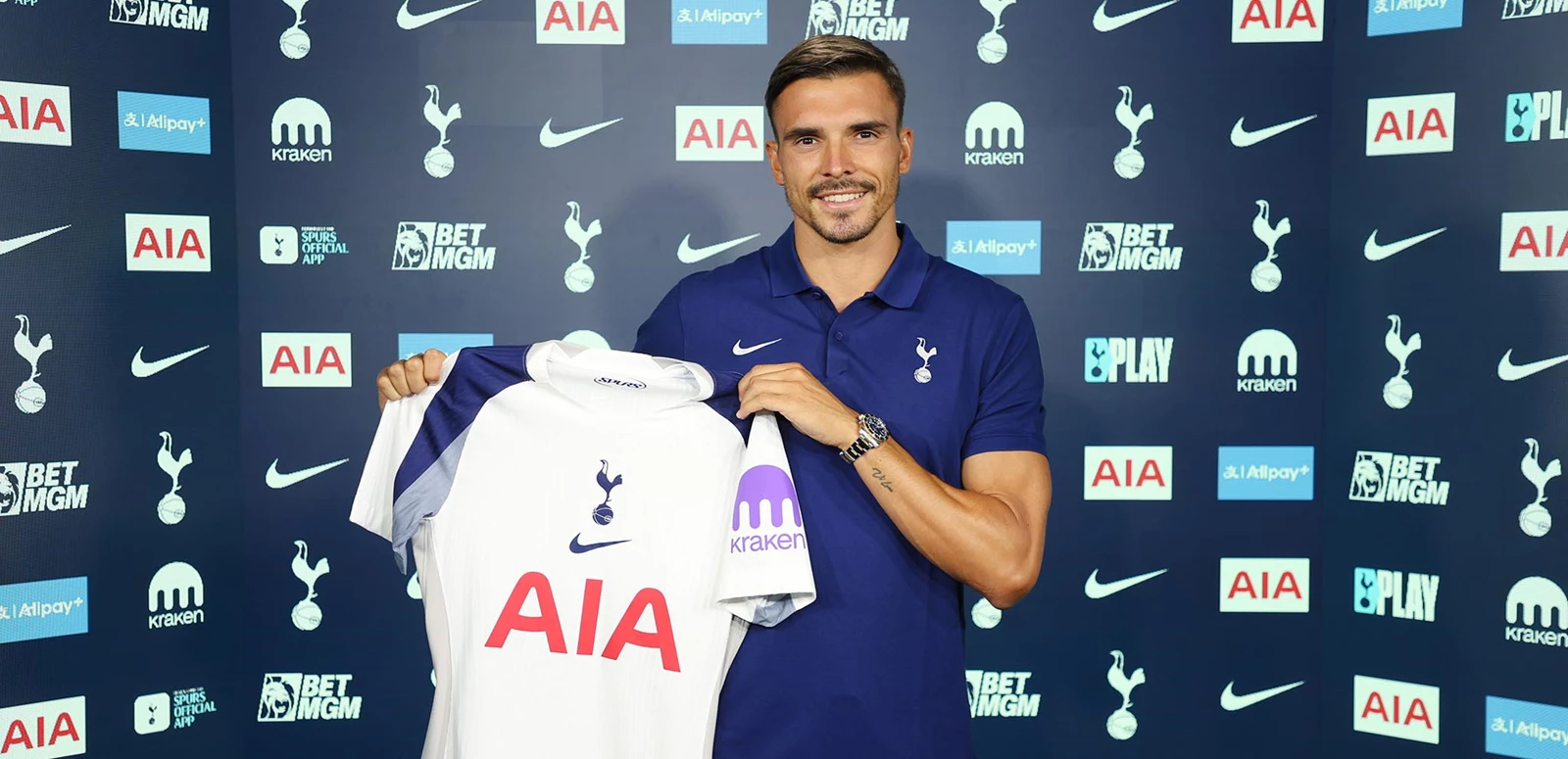 Tottenham unveil Palhinha as a Lily White player