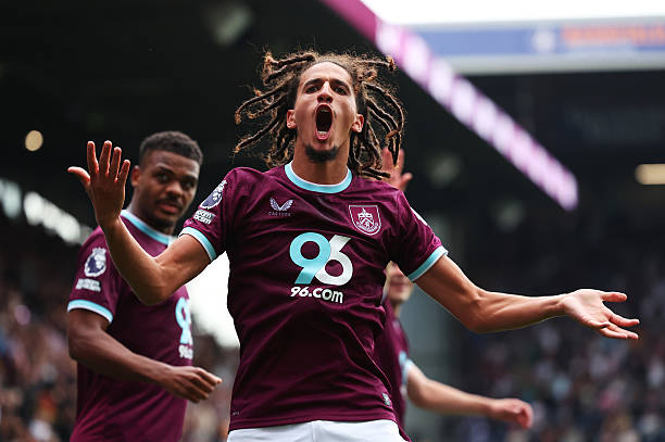 Burnley Beat Sunderland 2-0 at Turf Moor to Claim First Premier League Win of the Season 3341 Burnley