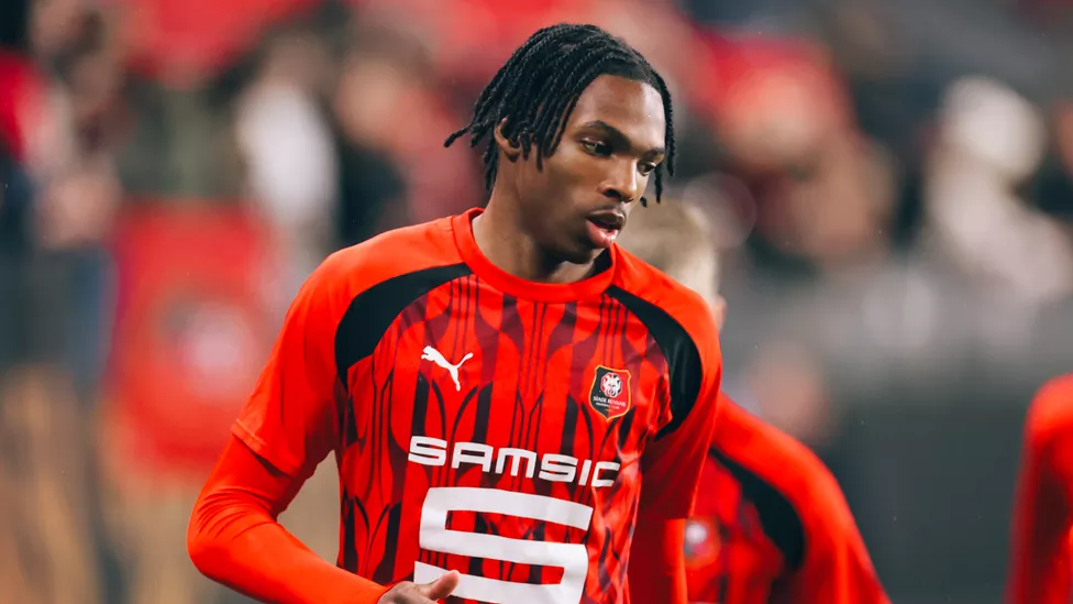 Arsenal launch bold move to sign French defender Jeremy from Rennes 23 Arsenal launch bold move to sign French defender Jeremy