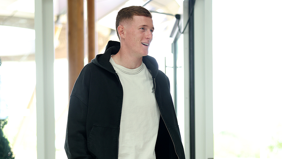 Elliot Anderson's arrival to the St Georges. (Credit: England media) 