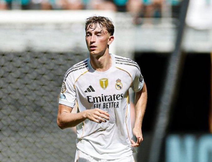 Real Madrid defender Dean Huijsen