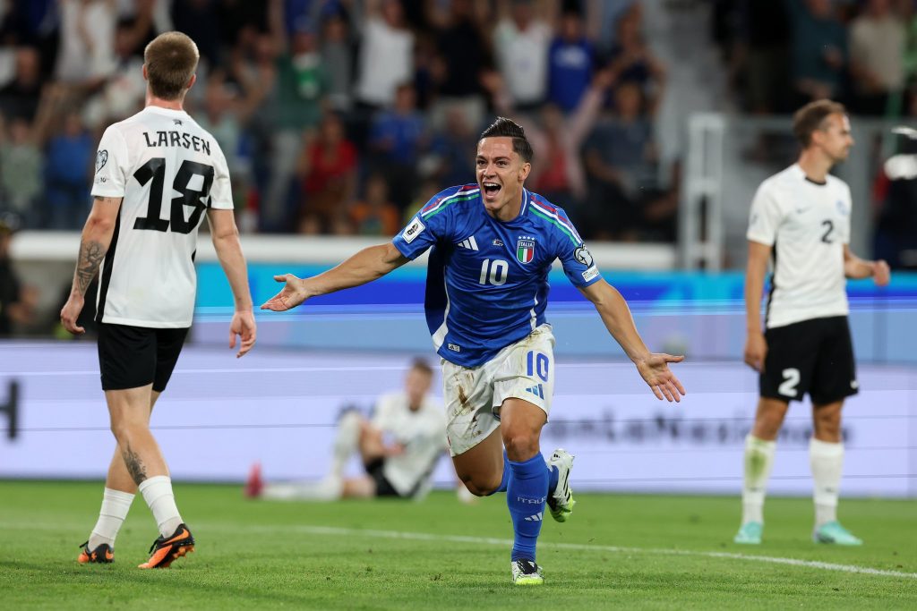 Giacomo Raspadori scoring for Italy against Estonia. (Credit: @Azzurri on C).