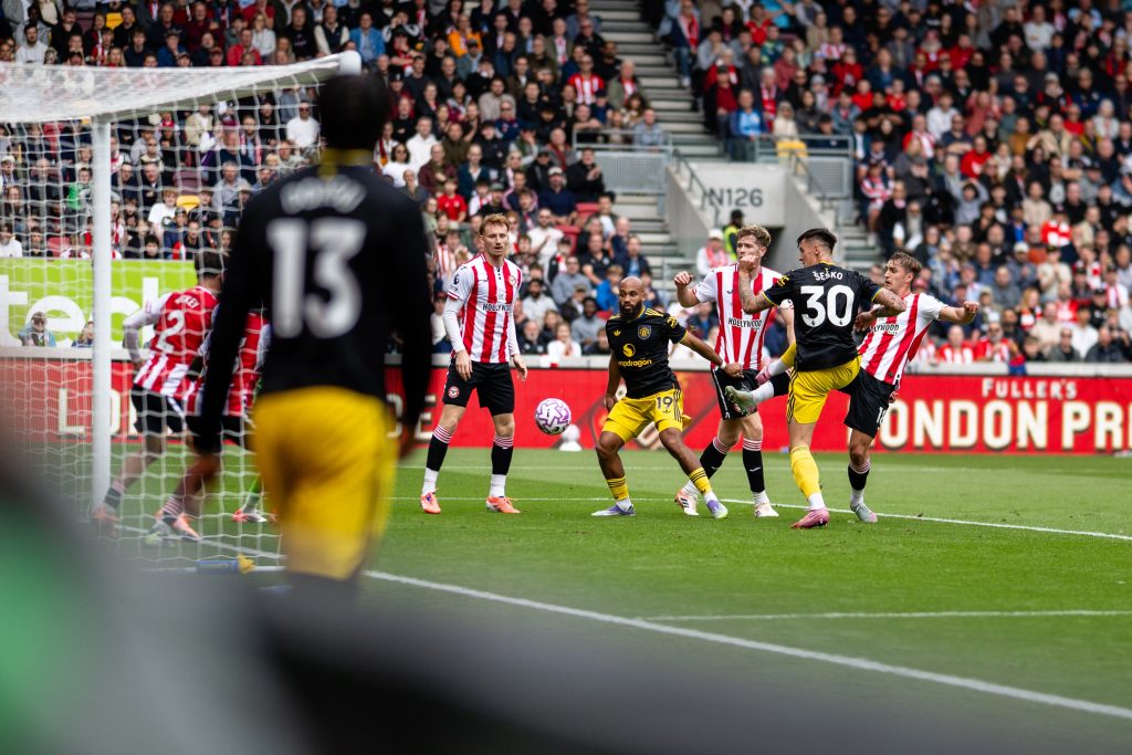 Benjamin Sesko scoring his first goal for Manchester United (Manchester United X handle)