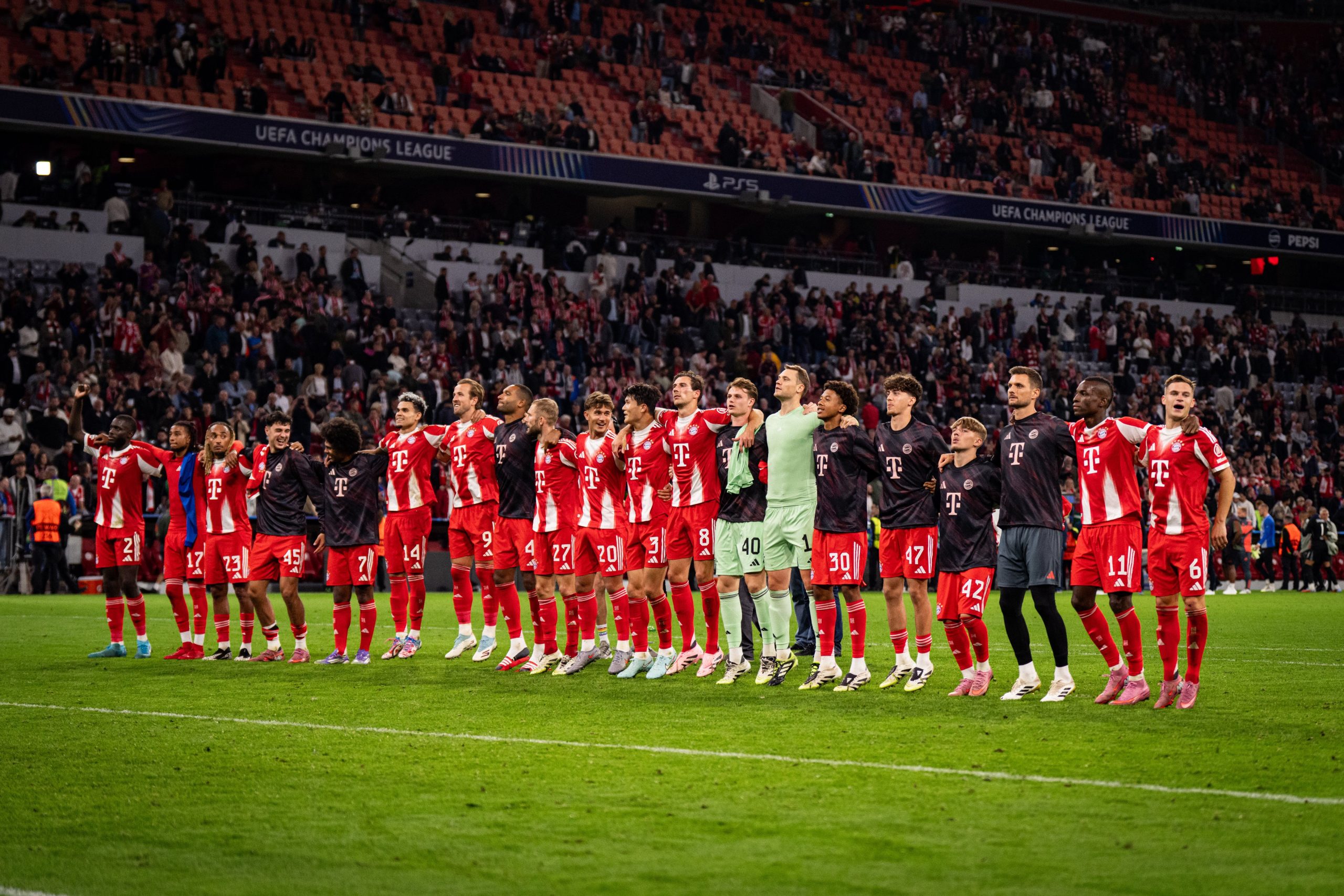 Bayern Munich players thanking fans after the game against chelsea (Photo Credit: Bayern Munchen X handle)