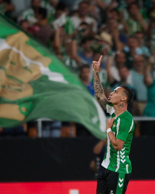 Antony scores a late-minute equaliser to keep Betis unbeaten at home. (Credit: