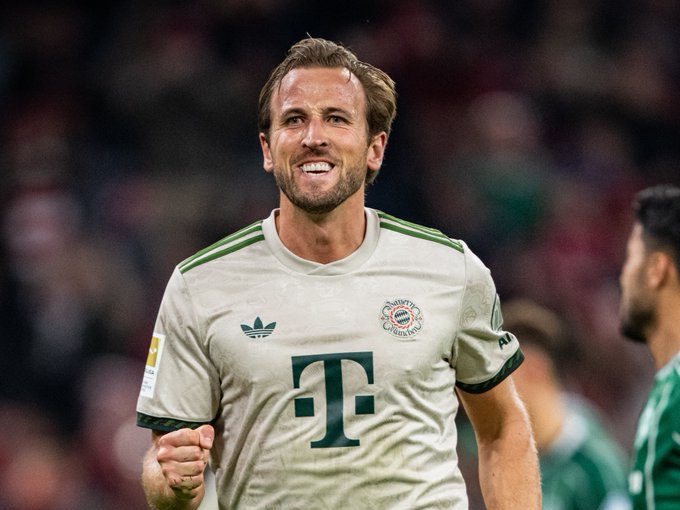 Kane scored a brace to reach a 100 goal milestone in Bayern Shirt. (Credit: @FCBayern).