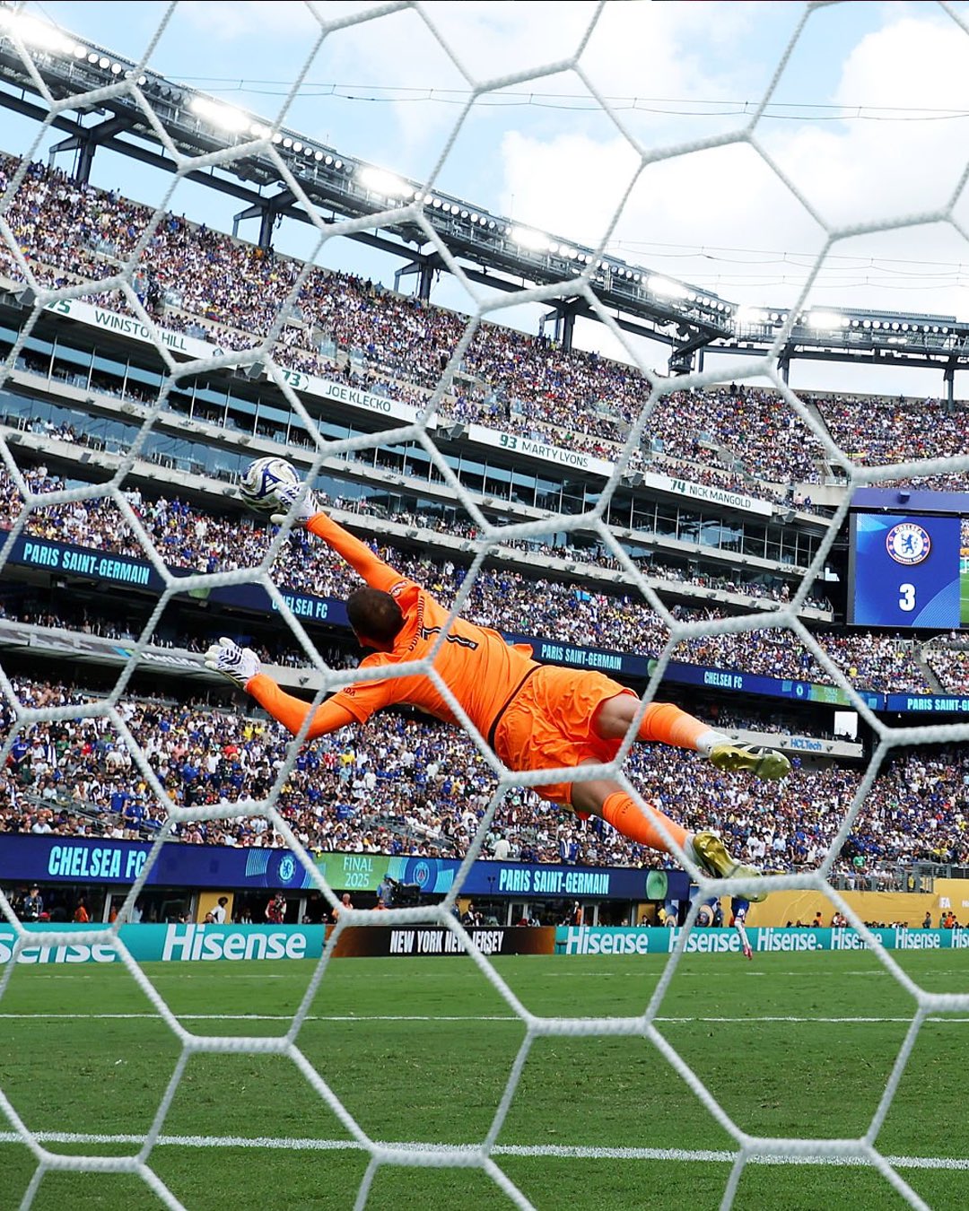 Gianluigi Donnarumma (@donnarumma on X)