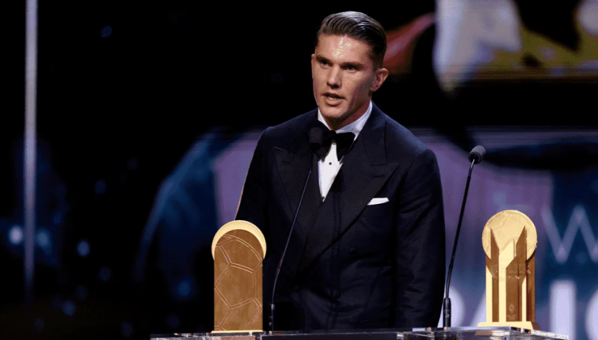 Viktor Gyokeres wins Gerd Müller Trophy (Photo Credit: Arsenal Media)