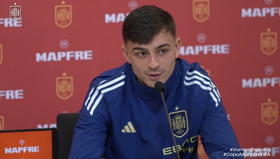 Pedri speaking to the Press. (Photo Credit: Spanish football X handle)