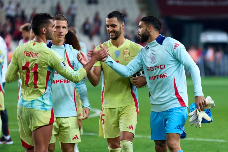 Mikel Merino and David Raya. Photo credit: Spain media