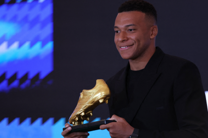 Kylian Mbappé with the Golden Boot (Photo Credit: Real Madrid X Handle)