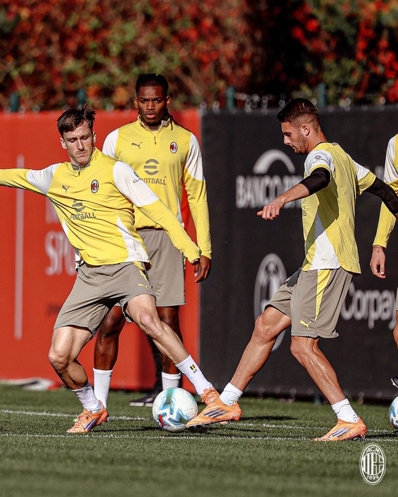 AC Milan players in training (Photo Credit: Ac Milan facebook page)