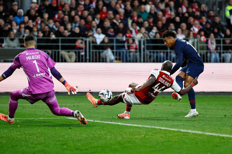 Desire Doue attempts to score (Photo Credit: PSG Media)