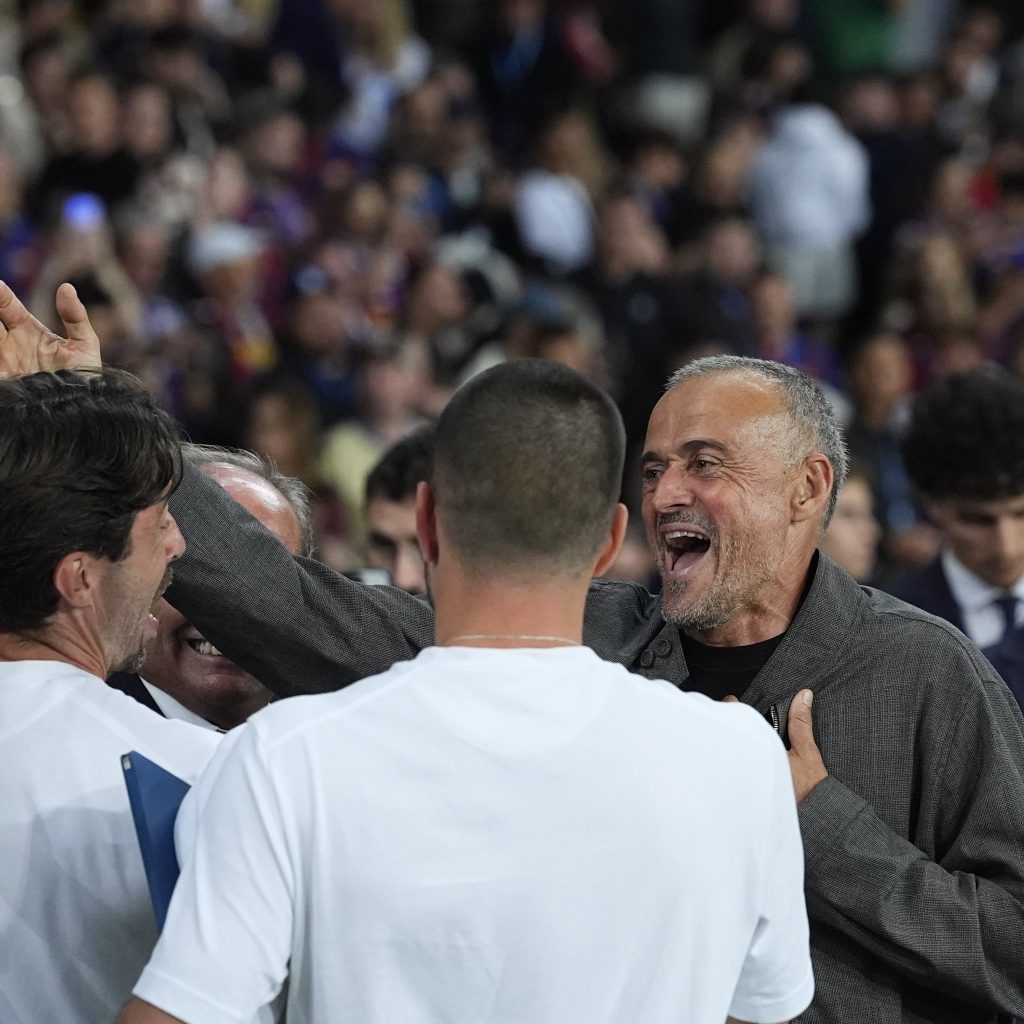 Luis Enrique celebrates with his coaching staff after the full time whistle (Photo Credit: PSG X handle)