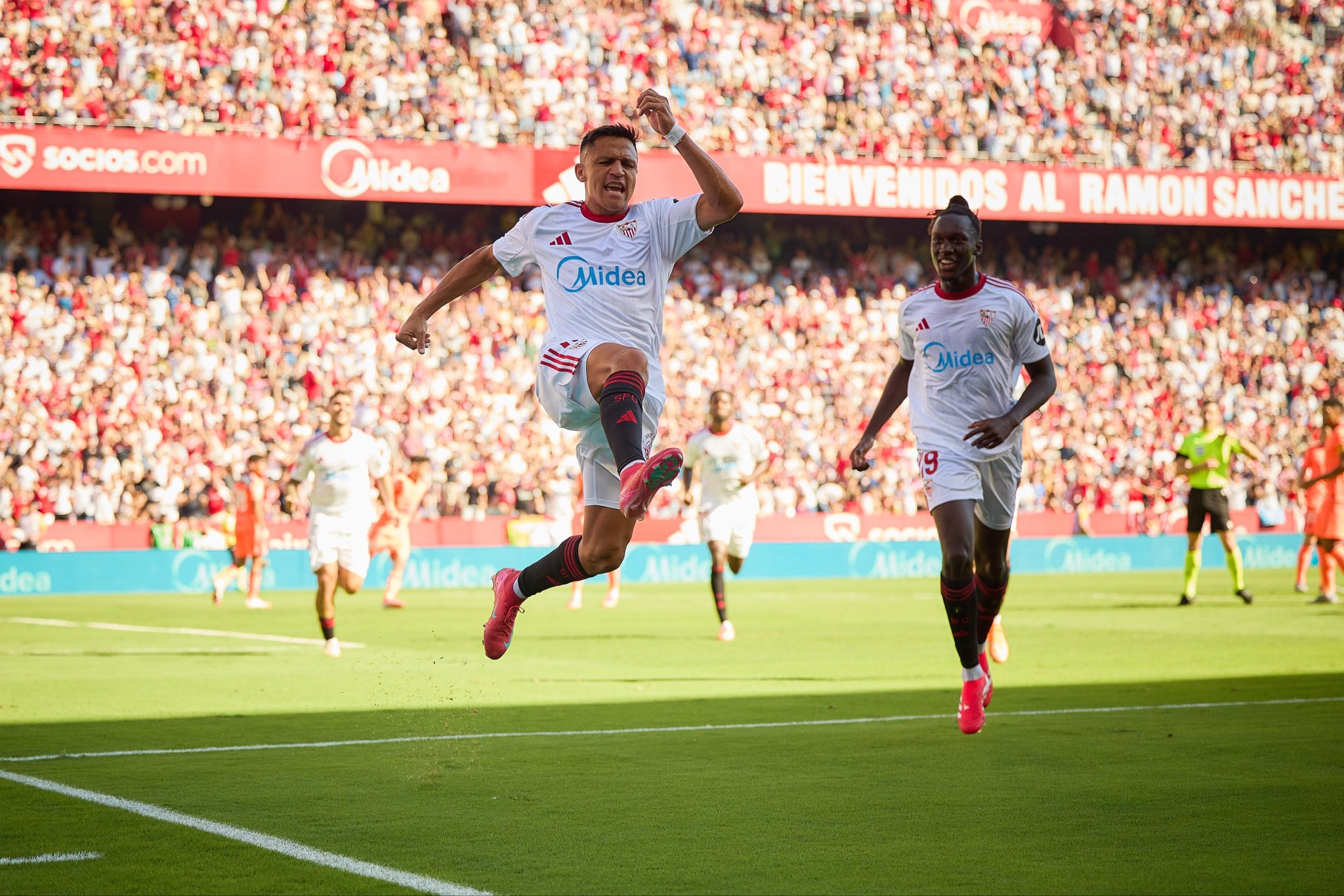 Alexis Sánchez of Sevilla (Photo Credit: Sevilla via X)