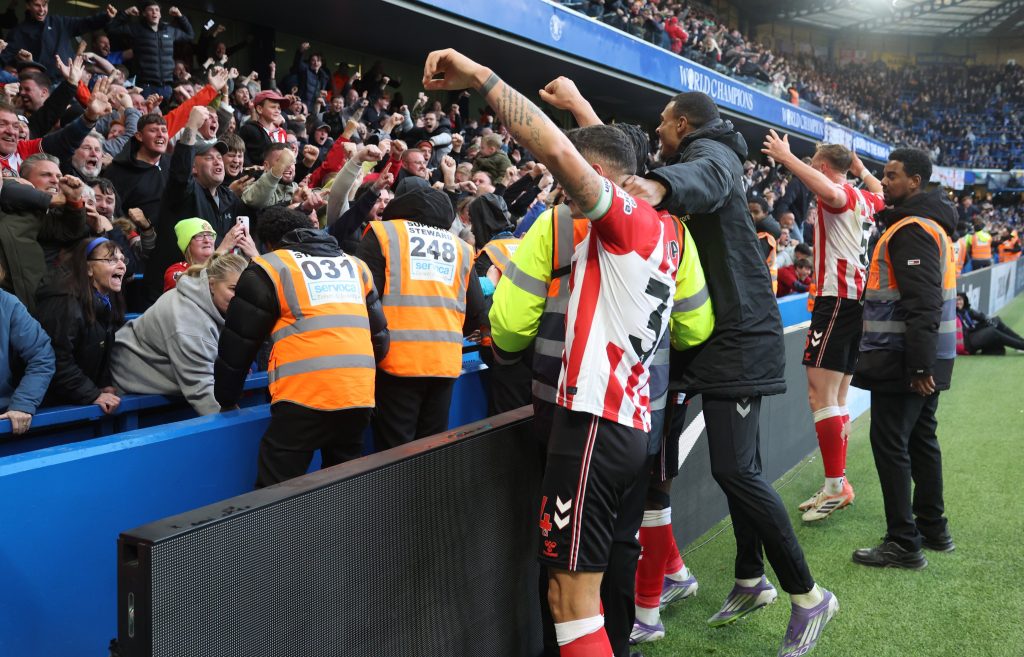 Sunderland players celebrate with fans after wining against Chelsea (Photo Credit: Sunderland X handle)