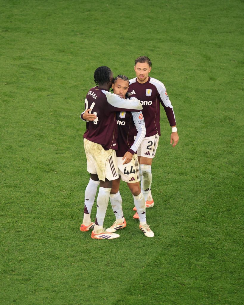 Aston Villa Players celebrate after full time whistle (Photo Credit: Aston Villa X handle)