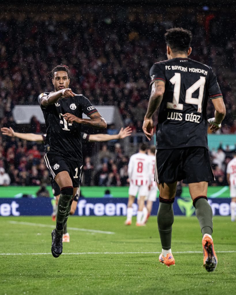 Michael Olise scores (Photo Credit: Bayern Munich -X)