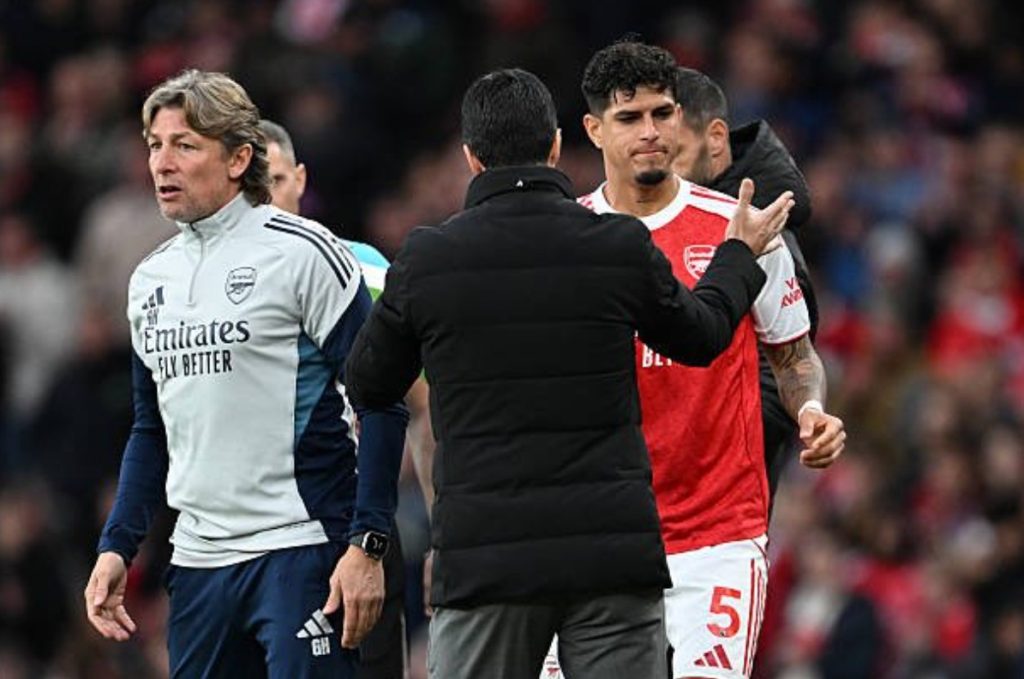 Piero Hincapié and Mikel Arteta. Photo Credit: Arsenal Media.