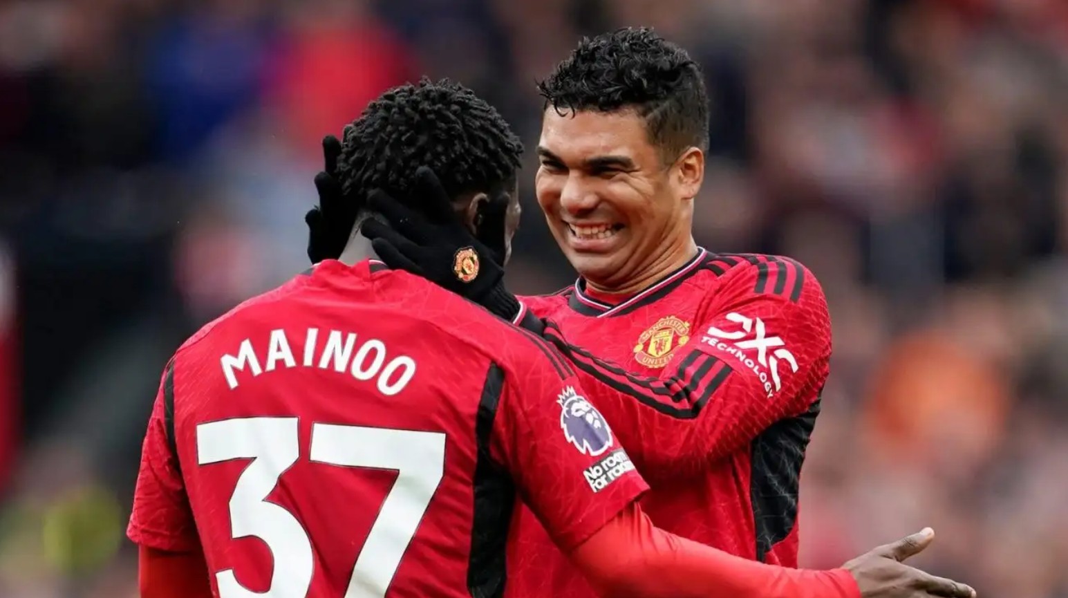 Casemiro and Kobbie Mainoo. (Photo credit: Man United Media).