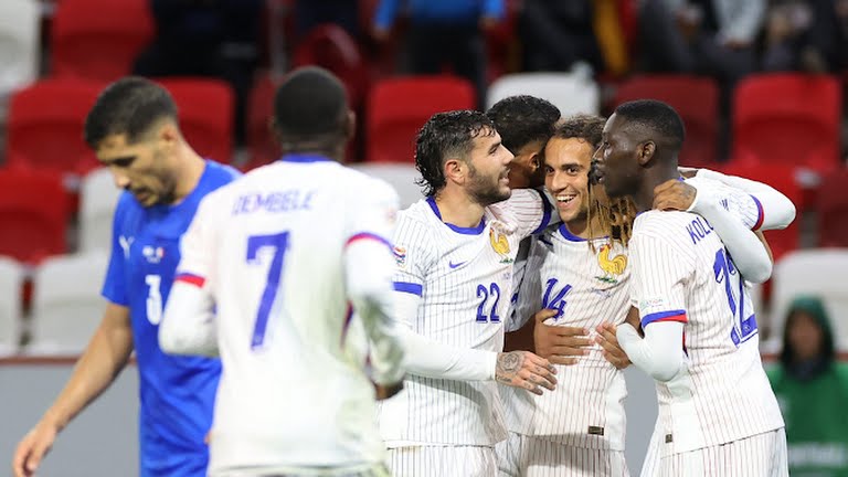 France's Matteo Guendouzi celebrates scoring their third goal with teammates - Photo Credit : REUTERS