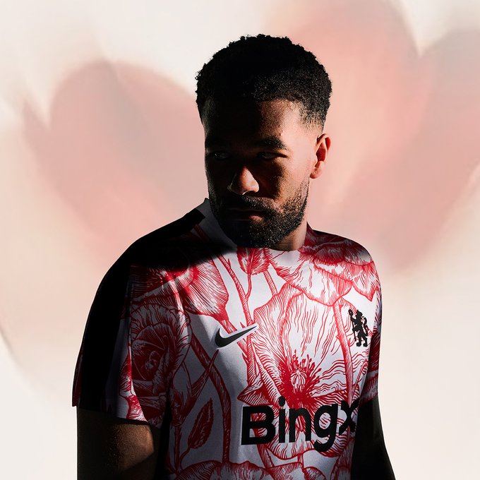 Reece James putting on his Nike Limited Edition Remembrance Pre-Match Top (Photo Credit: Chelsea via X)