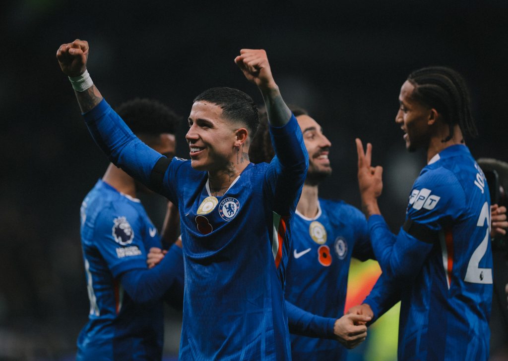Enzo fenandez and Chelsea players celebrating the derby win over Tottenham (Photo Credit: Chelsea X handle)