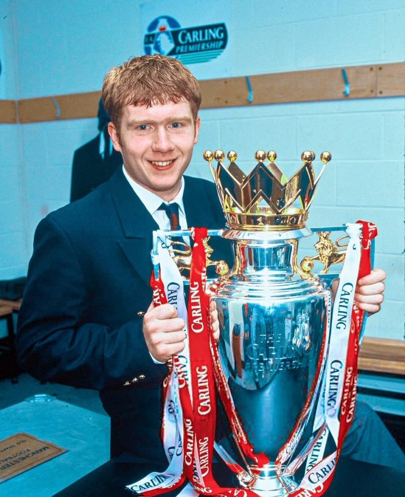Paul Scholes with the PL troph (Photo Credit: Premier league website)