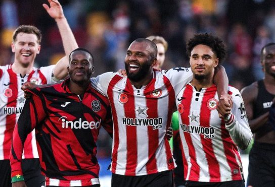 Brentford Players celebrating the win (Photo Credit: Brentford via X)