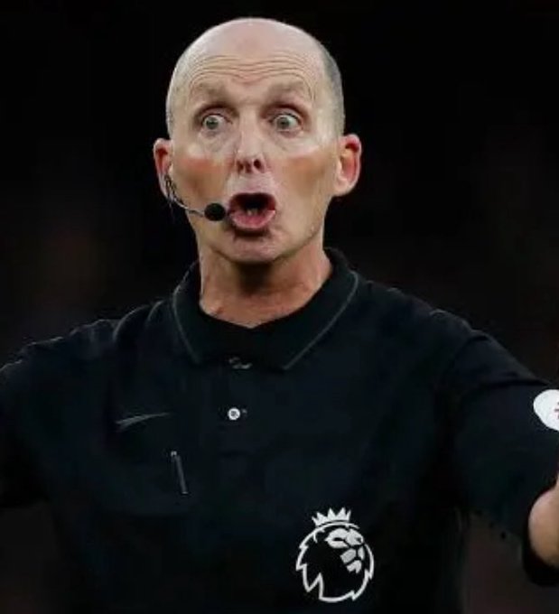 Mike Dean (Photo Credit: EPL)