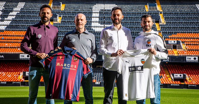 Pre-Derby Formality (Photo Credit: Valencia via X)