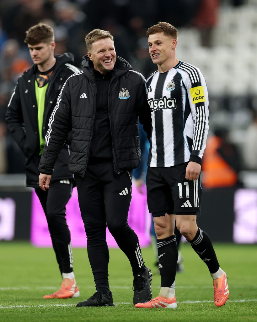 Eddie Howe and Harvey Barnes (Photo Credit: Newcastle via X)