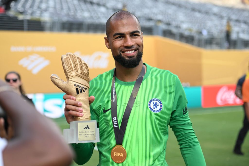 Robert Sanchez with the FIFA Club World Cup golden gloves(Photo credit: ChelseaFC via X)