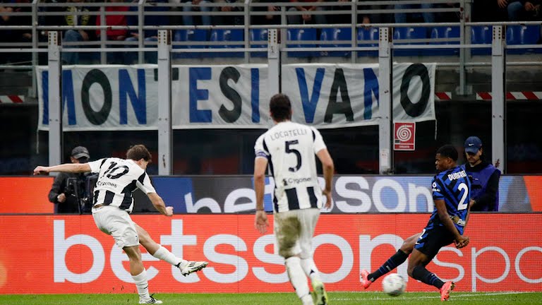 Goal! Kenan Yildiz levels the match at 4-4 - Photo Credit : REUTERS