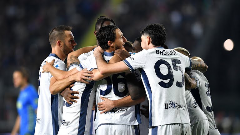 Inter Milan's Davide Frattesi celebrates scoring their first goal with teammates - Photo Credit : REUTERS