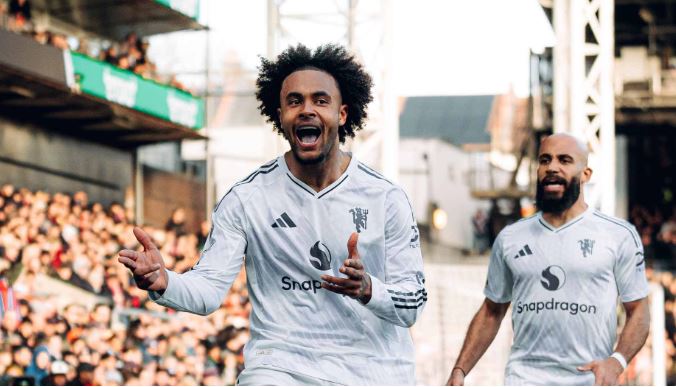 Joshua Zirkzee celebrates his goal . (Photo Credit: Manchester United Media).