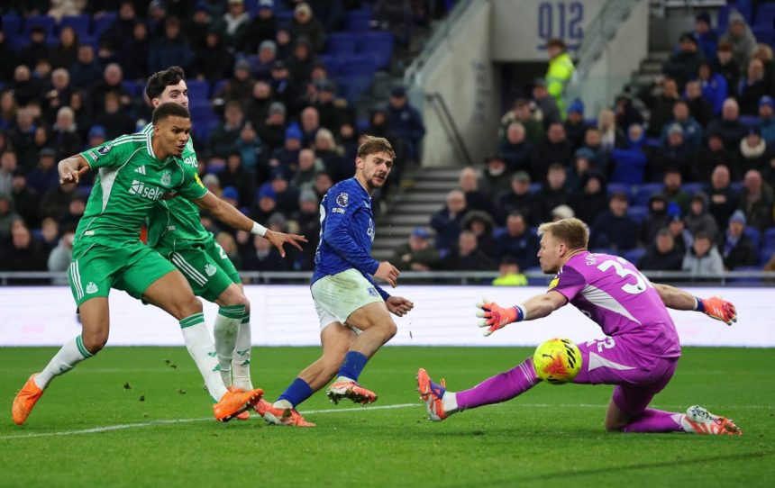Kiernan Dewsbury-Hall scores for Everton. (Photo Credit: Premier League Media).