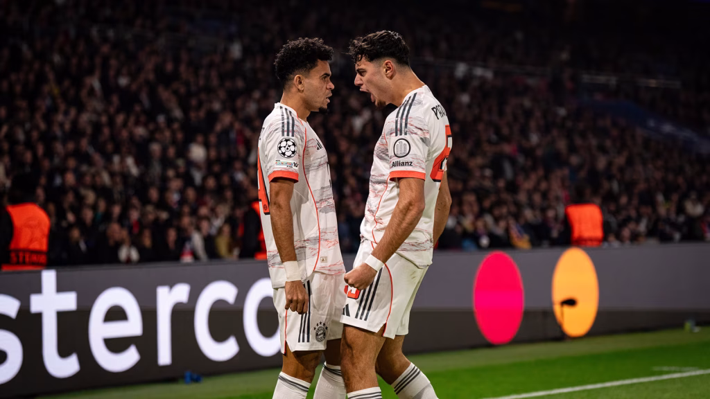 Luis Diaz scores (Photo Credit: Bayern Media)