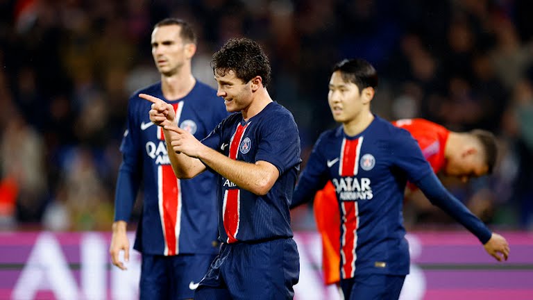 Paris St Germain's Joao Neves celebrates after Lee Kang-in scored their fourth goal - Photo Credit : REUTERS
