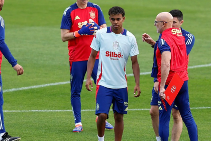 Luis de la fuente and Lamine yamal (Photo Credit: Spanish football facebook page)